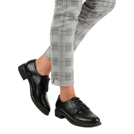 Czarne półbuty damskie 2