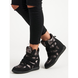 Błyszczące sneakersy czarne 1