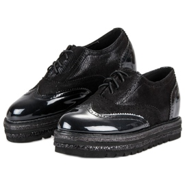 Lucky Shoes Czarne lakierowane półbuty 2