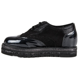 Lucky Shoes Czarne lakierowane półbuty 1