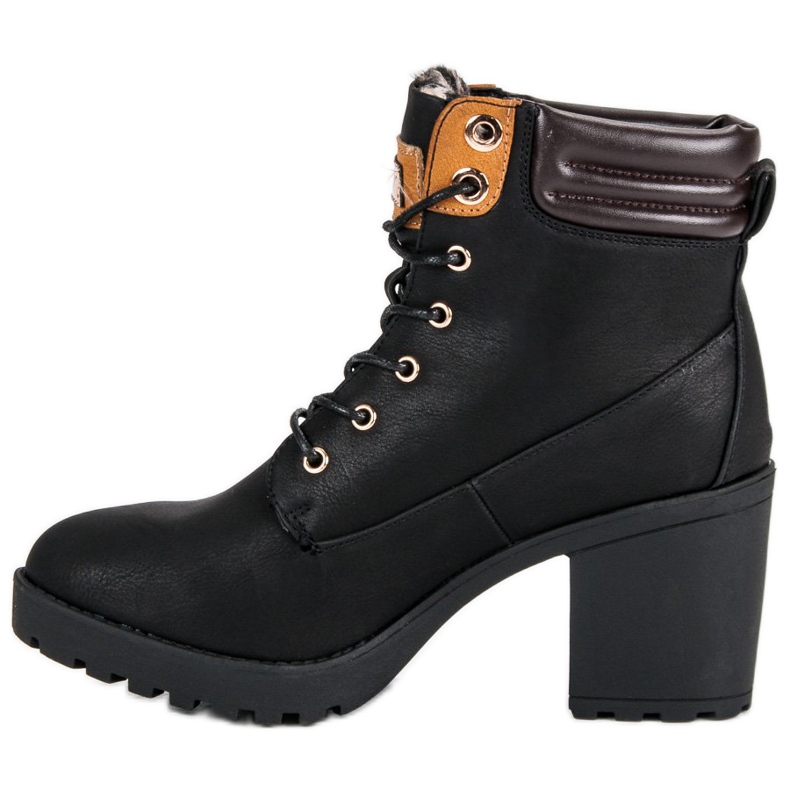 Queentina Czarne workery na słupku 1