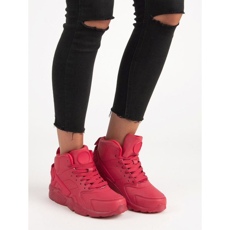 Czerwone obuwie nad kostkę 2