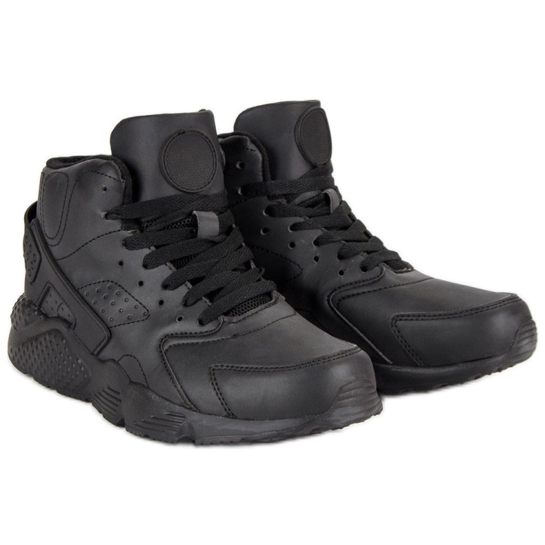 Czarne obuwie nad kostkę 1