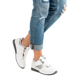 Stylowe obuwie sportowe białe 2