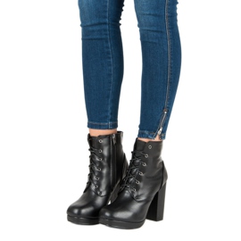 Small Swan Sznurowane botki na słupku czarne 2