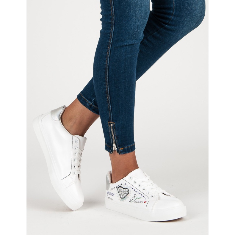 Białe trampki z printem szare 2