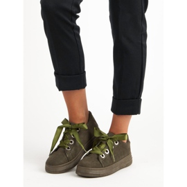 Ciemnozielone zamszowe trampki 1