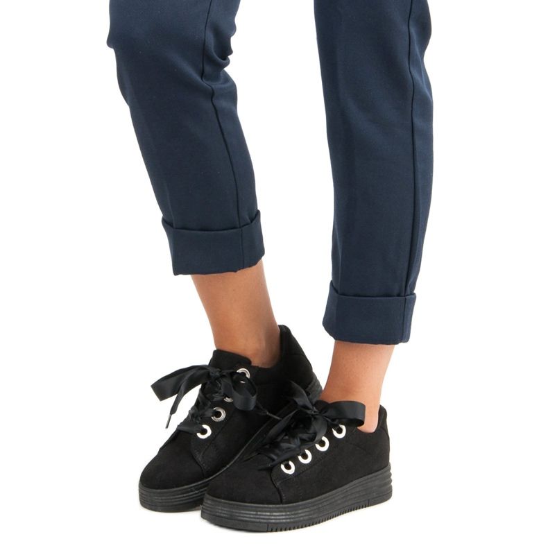 Czarne zamszowe trampki 1