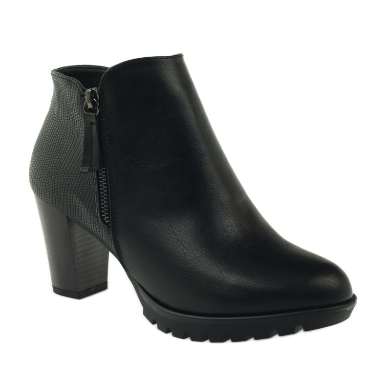 M.Daszyński Botki na słupku czarne 1708 1