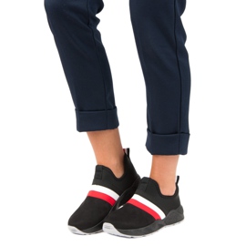 Wsuwane czarne buty sportowe 1