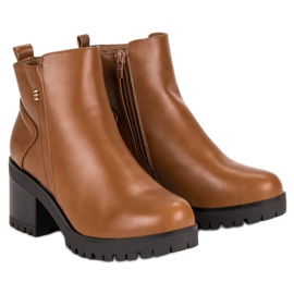 Camelowe botki na obcasie brązowe 1