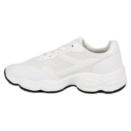 Białe obuwie sportowe 3