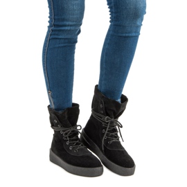 Sznurowane Botki czarne 1