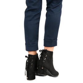 Botki damskie z wiązaniem czarne 1