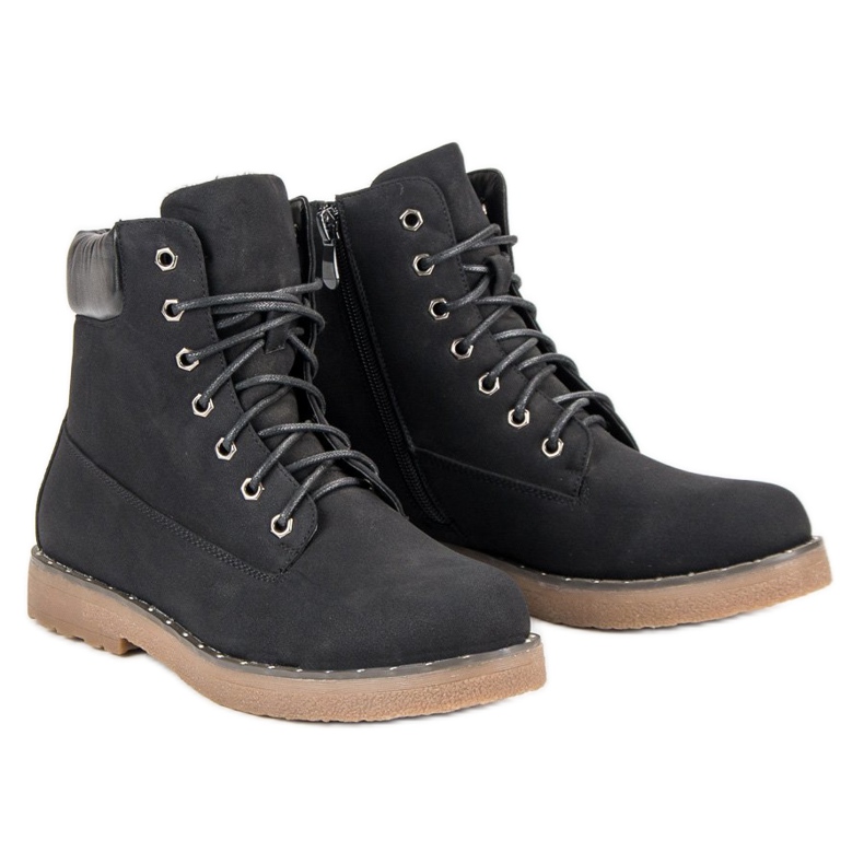 Bestelle Czarne trapery 1