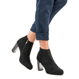 Eleganckie Botki Na Słupku czarne 1