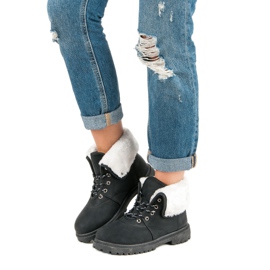 Czarne traperki z futerkiem 2