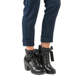 Wiązane Botki Ze Skóry VINCEZA czarne 2