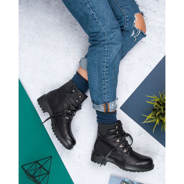 Janessa Czarne sznurowane workery 1