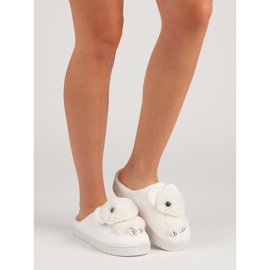 Wygodne Kapcie białe 1