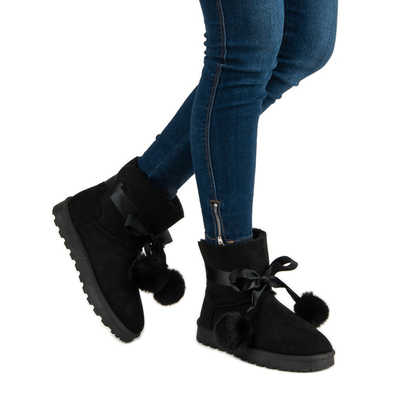 Czarne Mukluki Z Pomponami 2