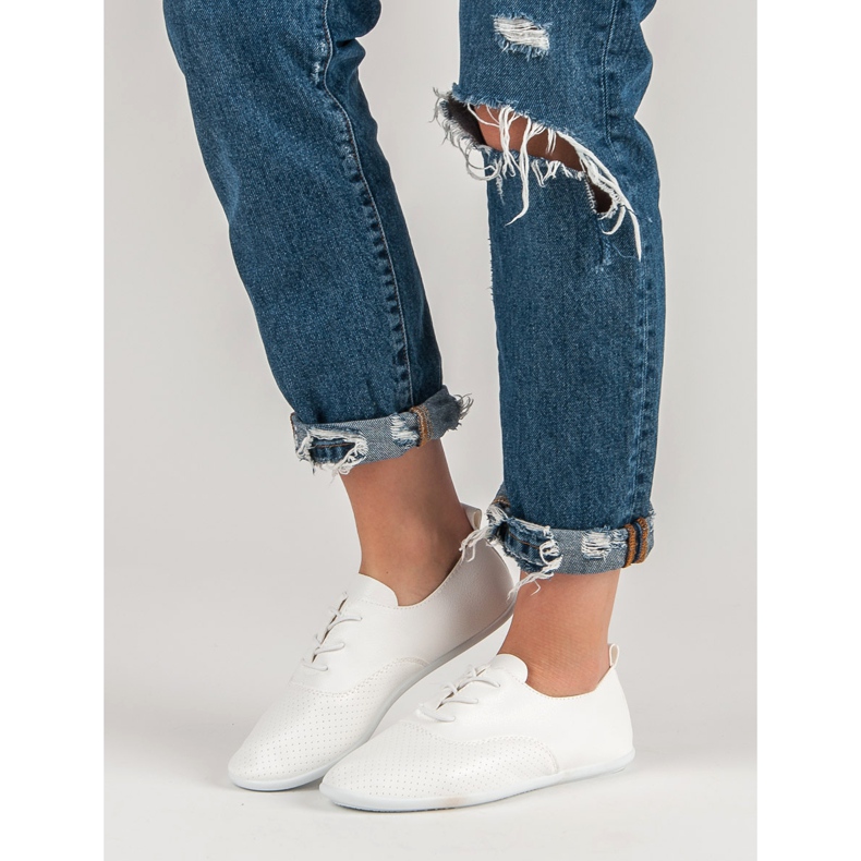 Białe Wiązane Trampki 2