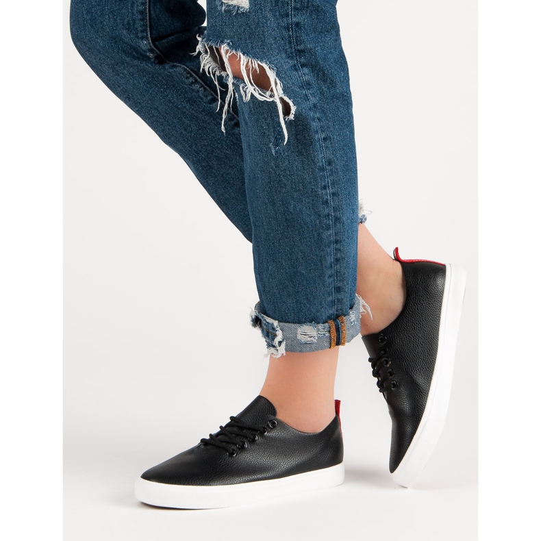 Wiązane Trampki czarne 1