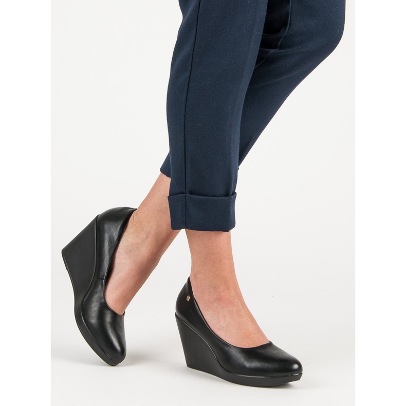 J. Star Czarne Czółenka Na Koturnie 2