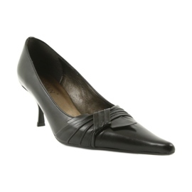 Czółenka skórzane czarne 1