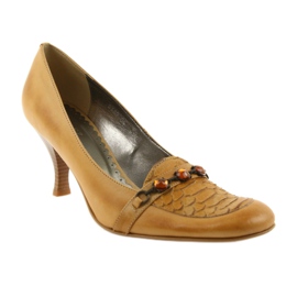 Czółenka skórzane brązowe 1