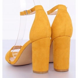 Sandałki na słupku żółte Y2385-27 Yellow 1