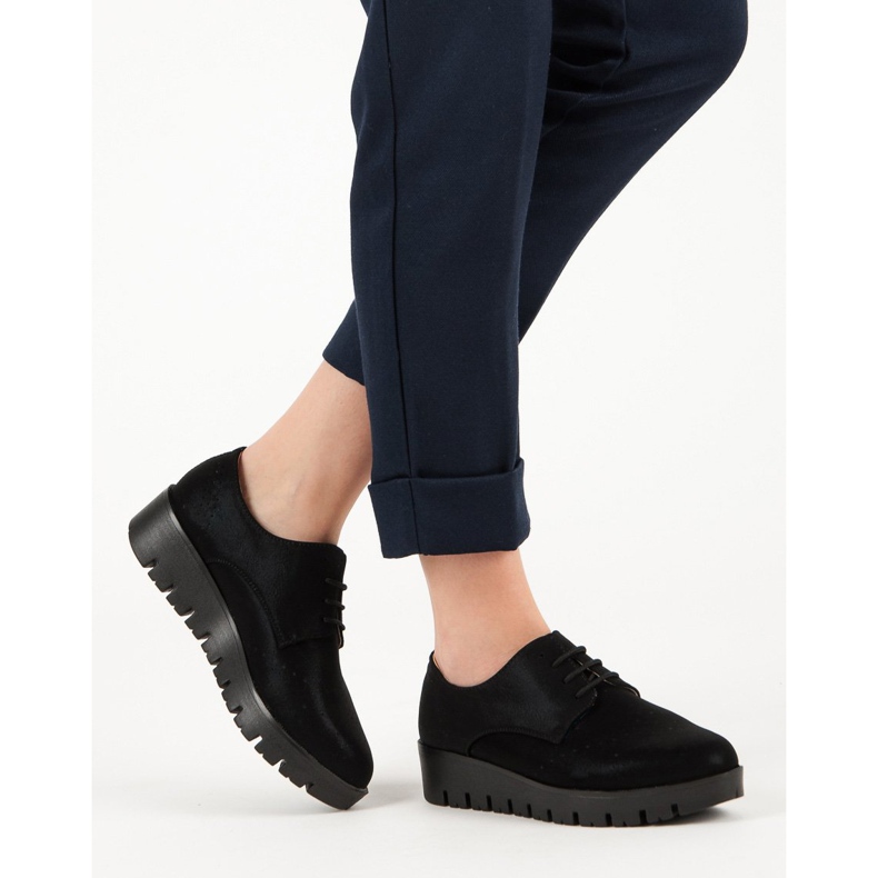 Comer Sznurowane Półbuty czarne 1