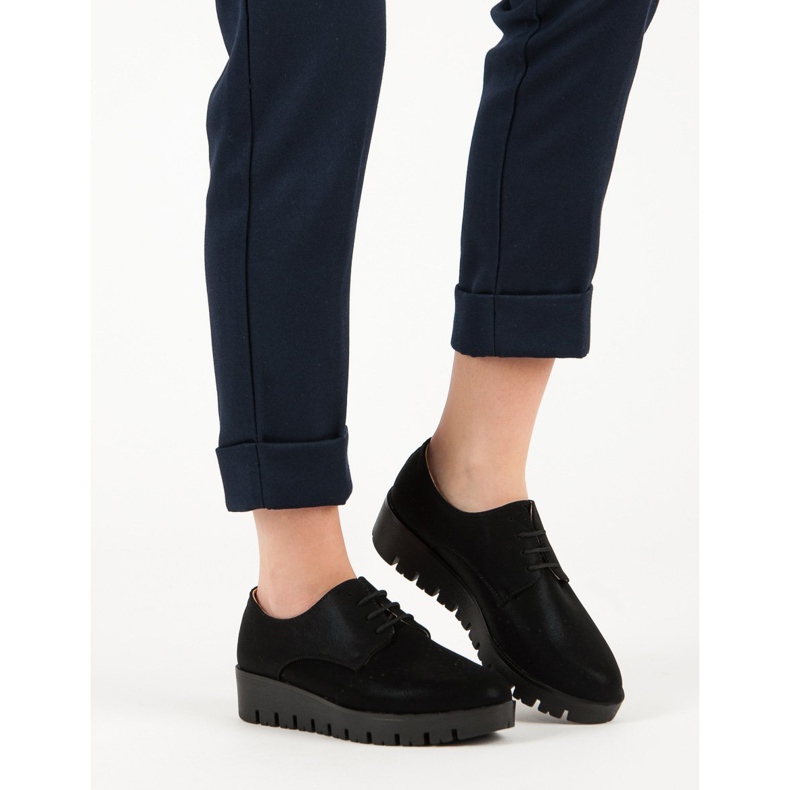 Comer Sznurowane Półbuty czarne 2