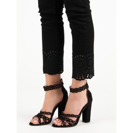 Laura Mode Czarne Sandały Na Słupku 1