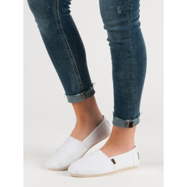 Klasyczne Białe Slipony 1