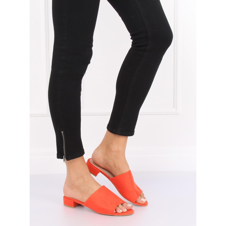 Klapki damskie pomarańczowe XW9093 Orange 1