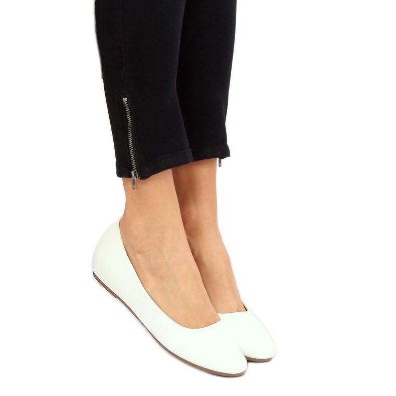 Baleriny na koturnie białe 7849-P White 1