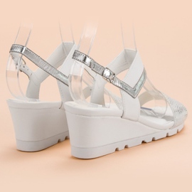 Ideal Shoes Białe Sandały Na Koturnie 5