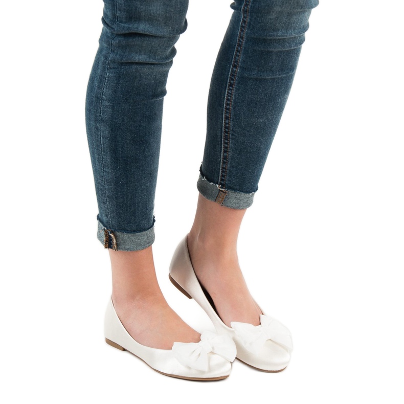 BELLAMILA Satynowe Baleriny białe 2