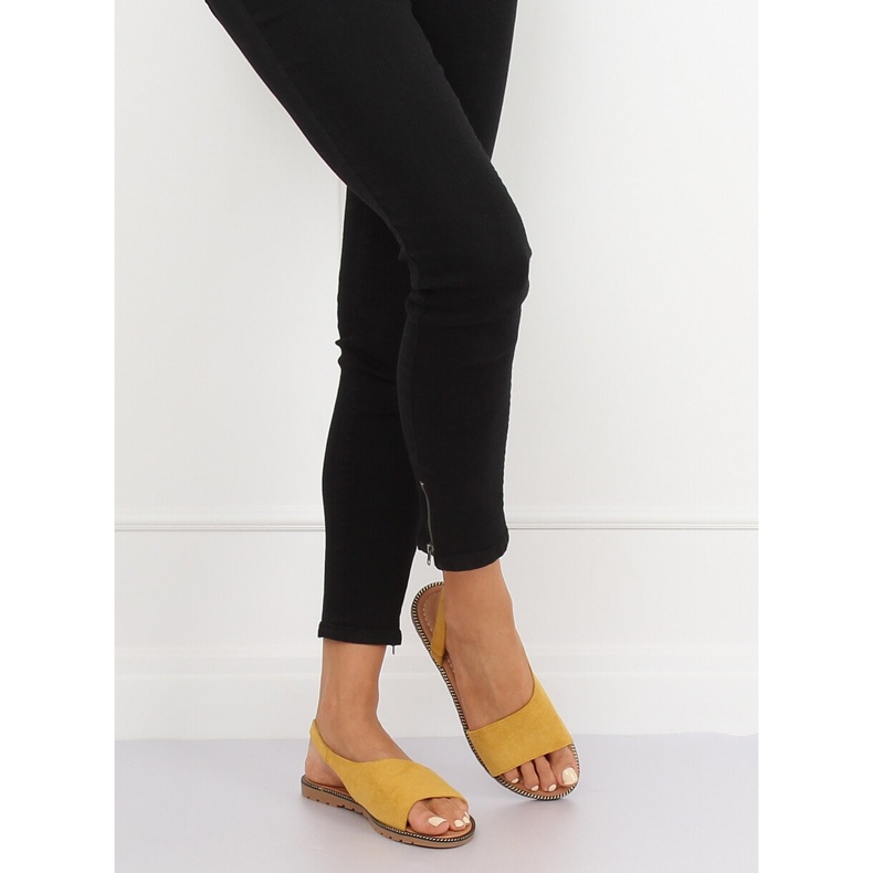 Sandałki damskie asymetryczne żółte 982 Yellow 2