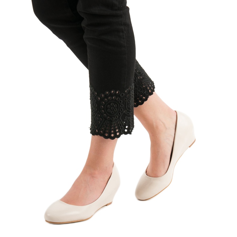 Small Swan Czółenka Na Koturnie brązowe 1