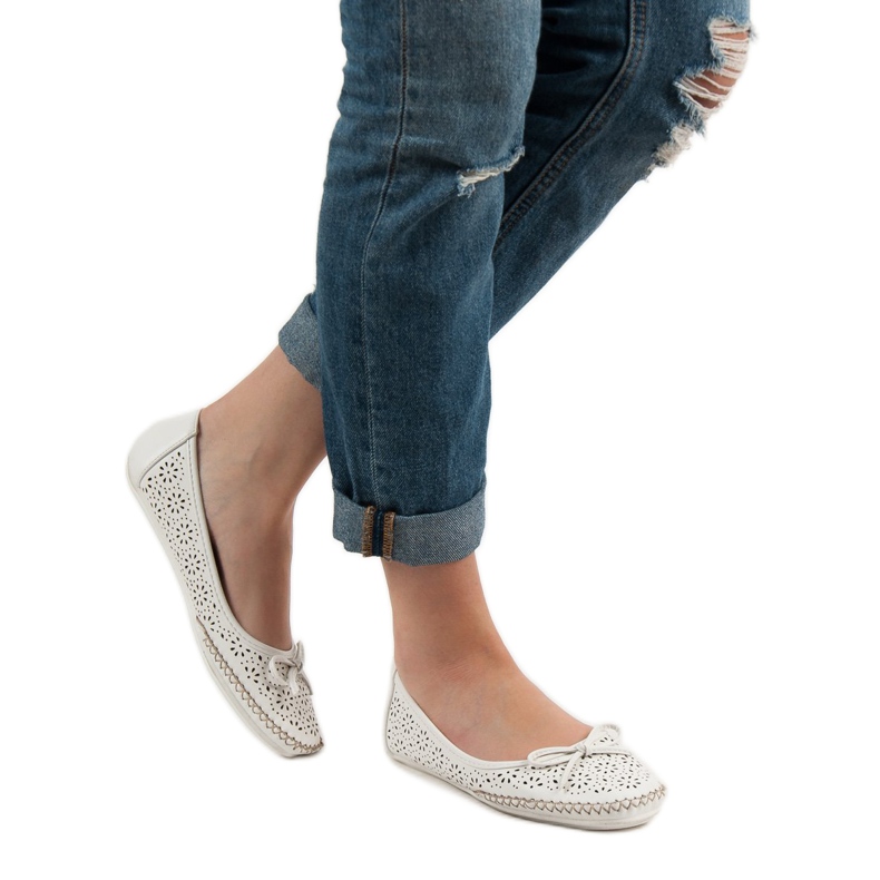 Białe Ażurowe Baleriny VICES 1