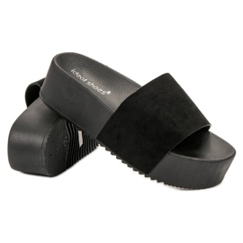 Ideal Shoes Klapki Na Platformie czarne 1