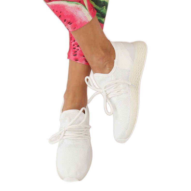 Buty sportowe białe B-6851 White 2