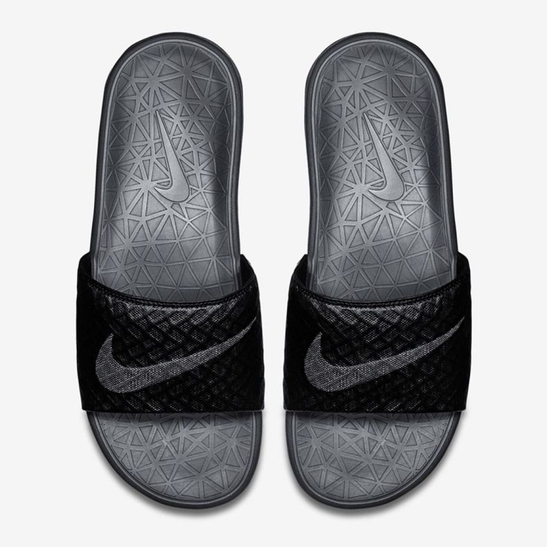 Klapki Nike Benassi Solarsoft Slide 705474-091 czarne 1