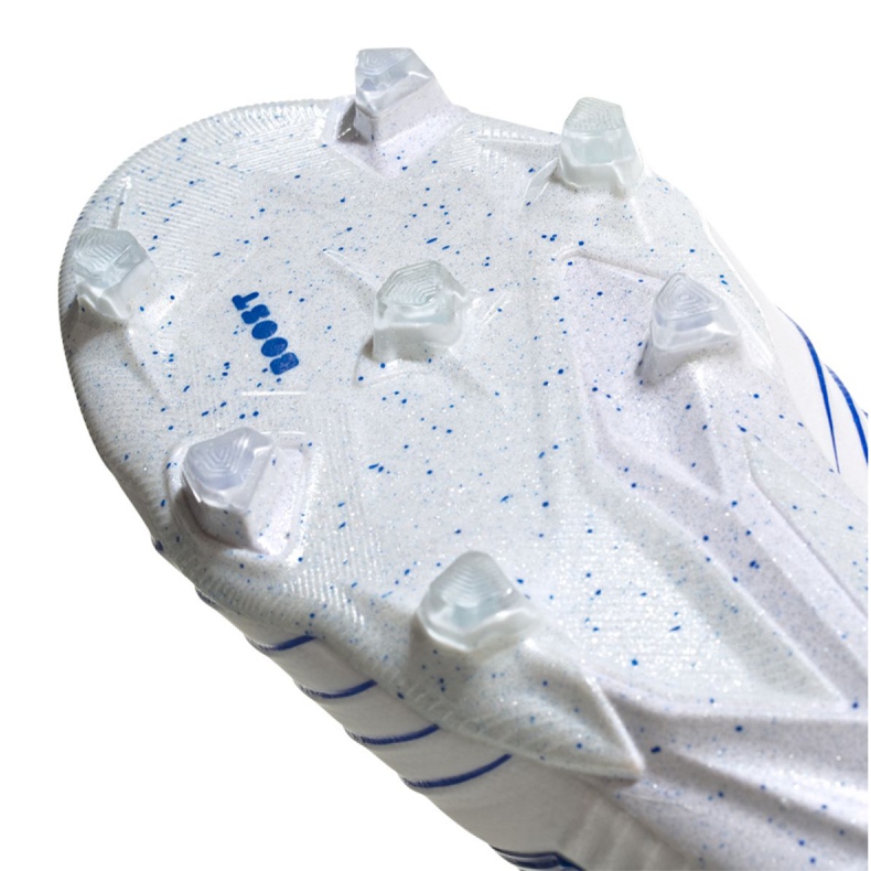 Buty piłkarskie adidas Predator 19+ Fg M BC0548 białe białe 1