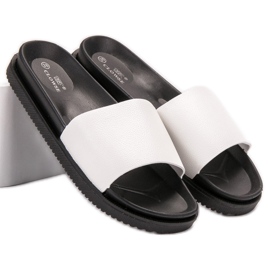 Clowse Białe Klapki Damskie 1