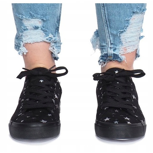 Czarne trampki gwiazdki Bretania 1