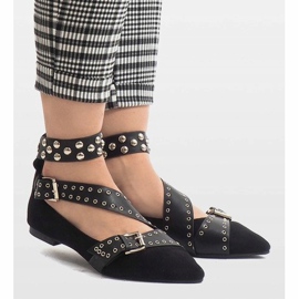 Czarne wsuwane półbuty z ćwiekami B12-8 2