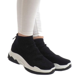 Czarne sportowe trampki A88-22 2